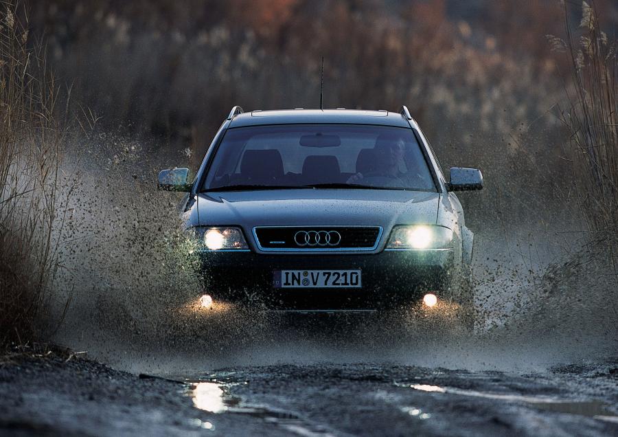  Audi Allroad 2.5 TDI Quattro (4B, C5) 2000 года  (фото 4 из 32)